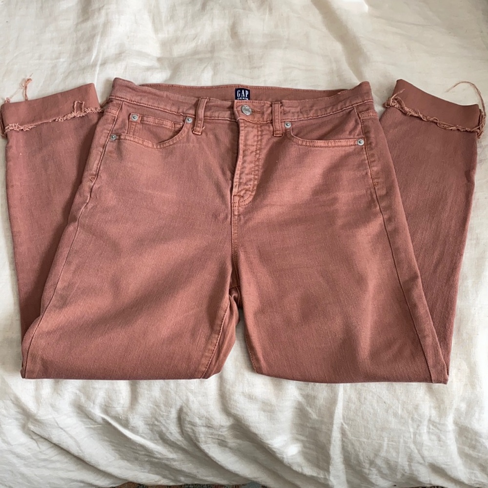Gap Skinny Jeans. Sz 29. Rust colored.